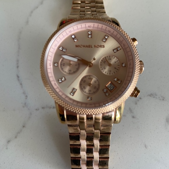 Michael Kors Stainless Steel Rose Gold Watch - Picture 4 of 5
